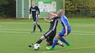 Bianca Lity SV Hastenbeck Hanna Kleindiek BW Tuendern Fussball Oberliga AWesA