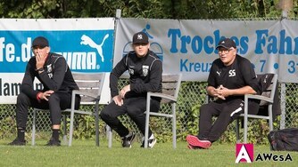 Rik Balk Dennis Hoferichter Stephen Sword Trainer SSG Halvestorf Fussball Landesliga