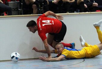 Egcon Musliji SG Hameln 74 Daniel Ivicic TSV Bisperode