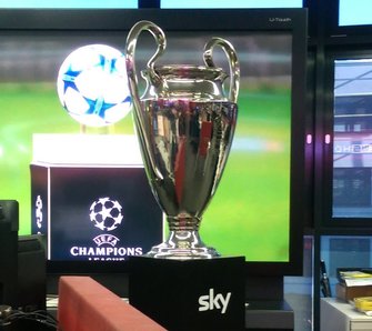 Sky Sport News HD Buero Studio Champions League Pokal AWesA