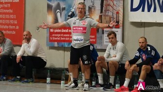 Marc Siegesmund Trainer VfL Hameln Handball Oberliga 