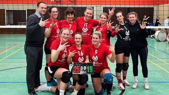 Weserbergland Volleys Landesliga Frauen Teamfoto  Siegerfoto