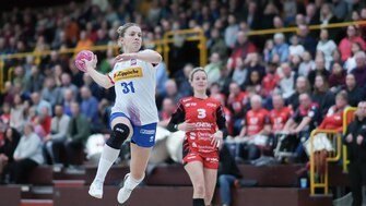 Alexia Hauf Sprungwurf HSG Blomberg-Lippe Frauen Handball Bundesliga