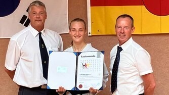 Alina Kienscherf DAN Pruefung Taekwondo Schwarzer Guertel TC Hameln