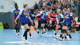 HSG Blomberg Lippe Handball Bundesliga Frauen Jubel Team