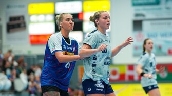 Stefanie Kaiser Maxi Muehlner HSG Blomberg-Lippe Handball Bundesliga