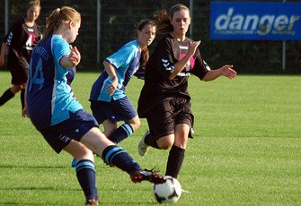 Michelle Pernath HSC BW Tuendern Fussball Bezirk Damen