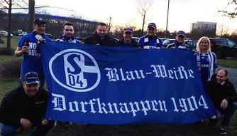 Blau-Weisse Dorfknappen FC Schalke 04 Real Madrid AWesA