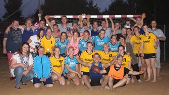 5. AWesA Beachhandball Masters Siegerfoto ho-handball  Damen VfL Hameln Herren