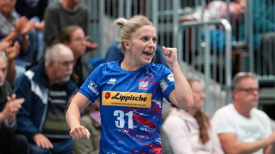 Alexia Hauf HSG Blomberg Lippe Handball Bundesliga Frauen Siegerfaust