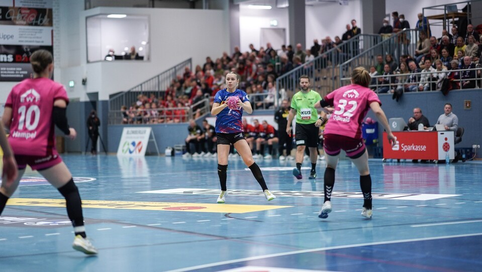 Leni Ruwe HSG Blomberg-Lippe Handball Bundesliga Frauen (c)