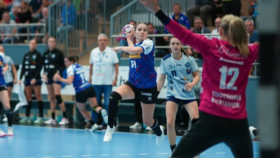 Alexia Hauf Linksaussen HSG Blomberg-Lippe Handball Bundesliga Frauen