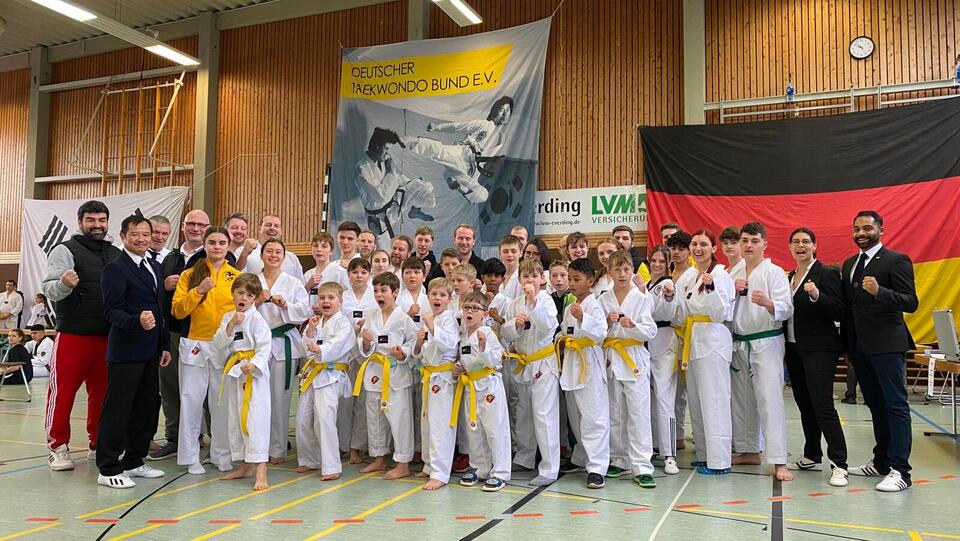 Lyong-Ho Sportakademie Taekwondo Gruppenbild